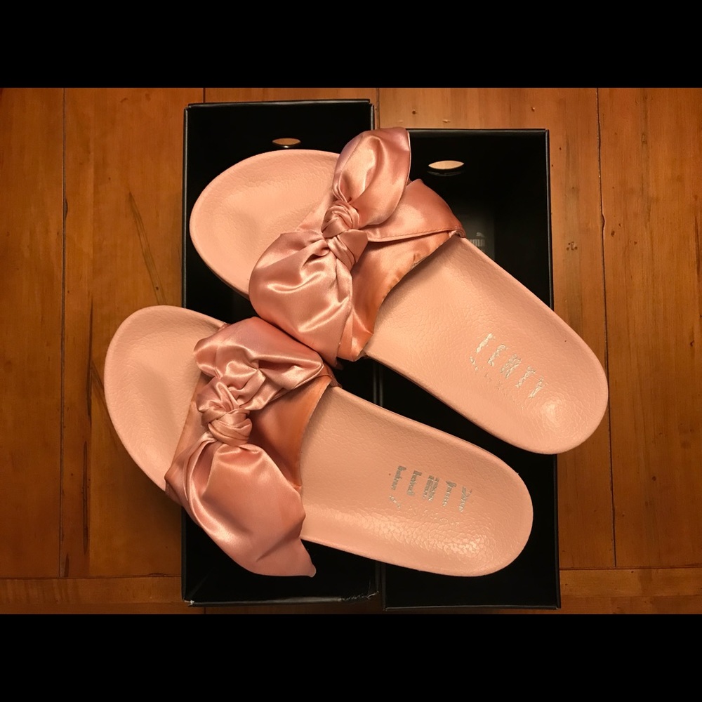 Fenty puma slides (pink )